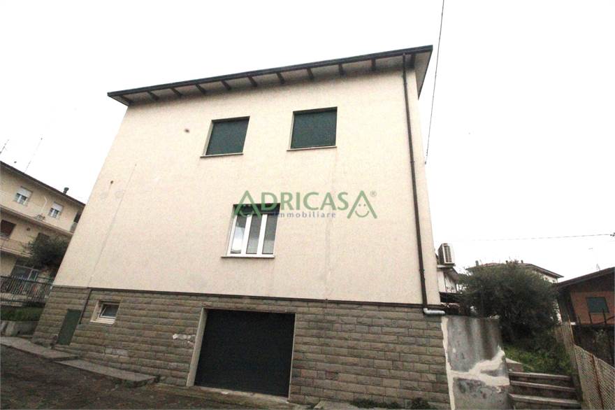 LATO CASA