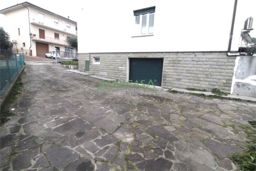 Esterno posti auto