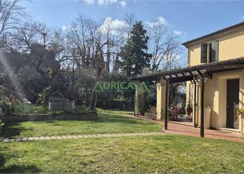 Splendida villa in natura a due passi dal vcentro di Cesena