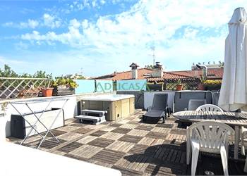 Attico con balcone, terrazzo e posto auto a 150 mt dal mare a Villamarina di Cesenatico