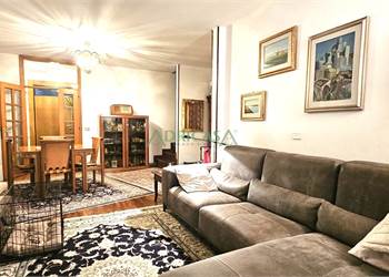 Porzione di trifamiliare con giardino privato in zona residenziale a Ravenna